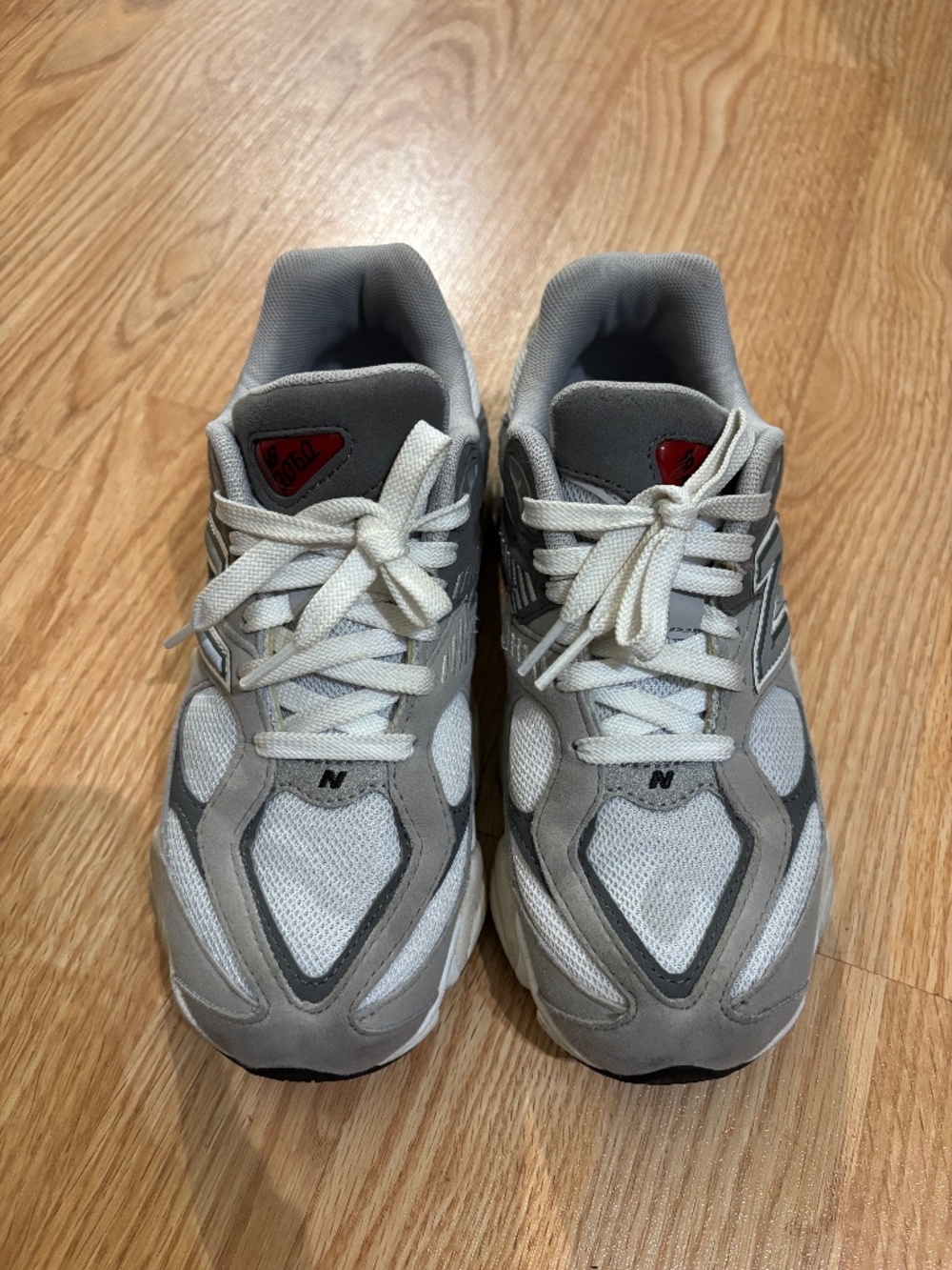 New Balance 9060 Women’s Size 6